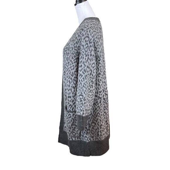 🍀Lucky Brand🍀 Gray Cheetah Print Oversized Sweater, Size L - Picture 2 of 8